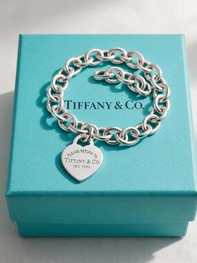 🔴Authentic TIFFANY & CO Sterling Silver RTT Heart Tag Charm Link Bracelet🔴